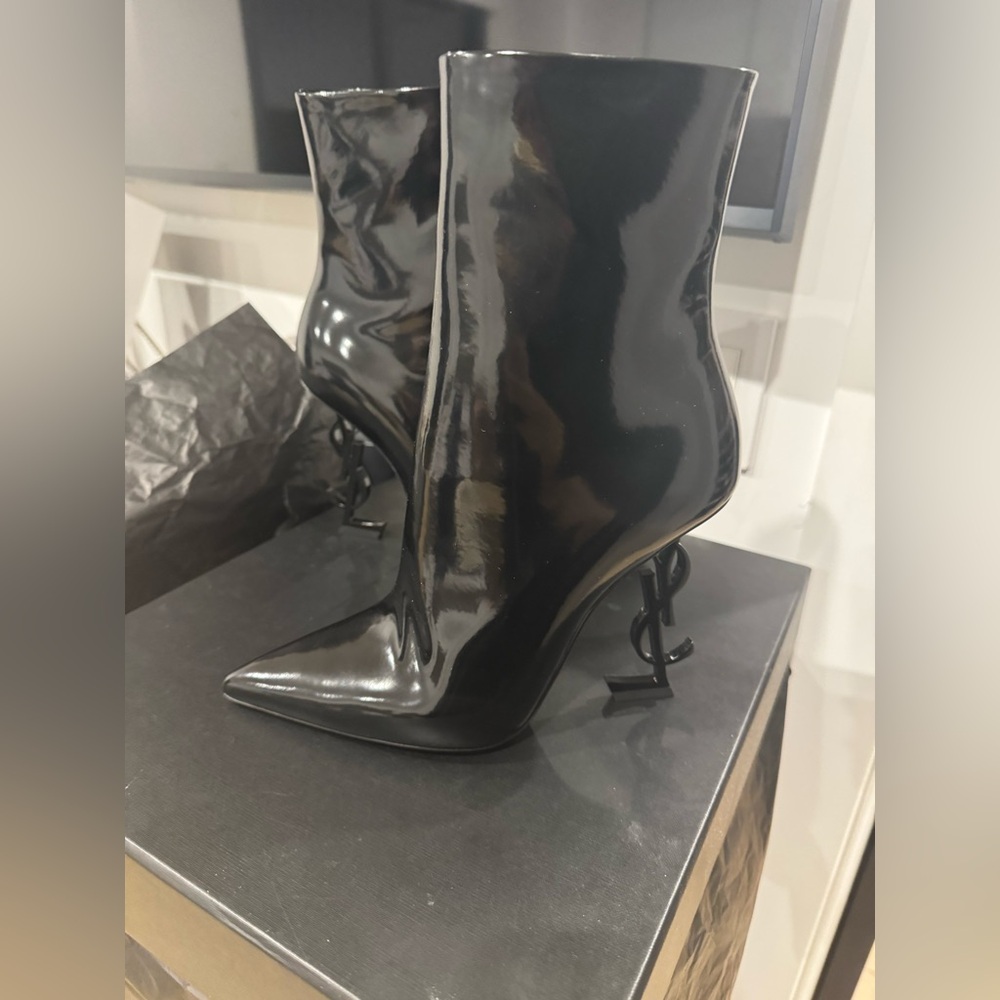 Black YSL Opyum heeled Ankle Boots in patent leather brand new
